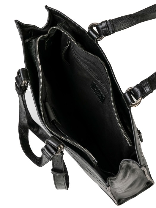 Товар черного цвета с внутренней стороны