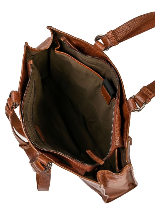 Товар коричневого цвета с внутренней стороны