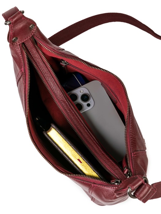 Товар бордового цвета с внутренней стороны