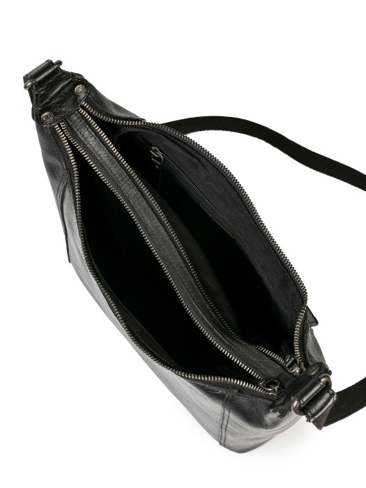 Товар черного цвета с внутренней стороны