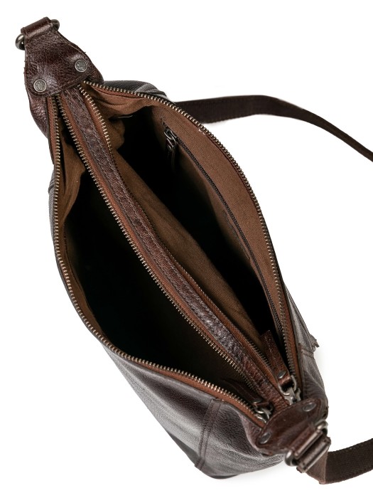 Товар коричневого цвета с внутренней стороны