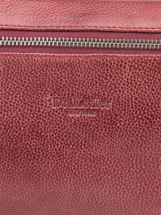 Товар бордового цвета с внутренней стороны