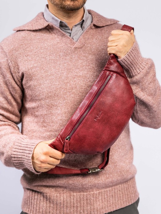 m402937-244-03 сумка поясная из кожи спереди