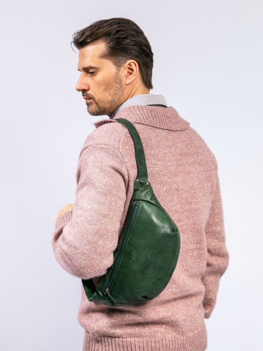 m402937-244-65 сумка поясная делового стиля с лицевой стороны