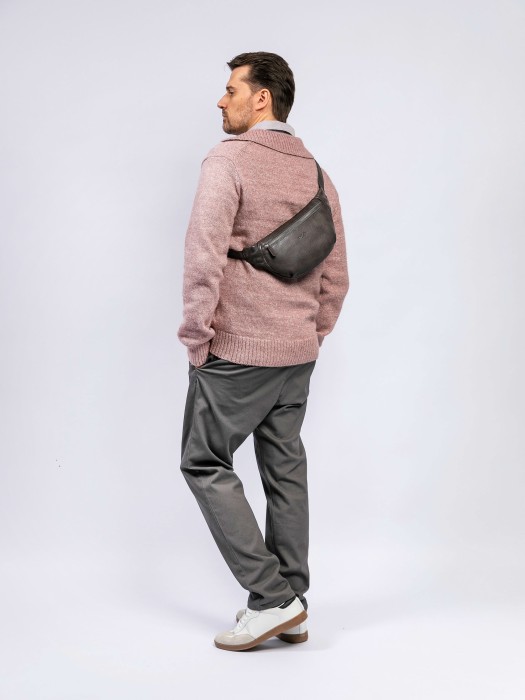 m402937-244-77 сумка поясная делового стиля с лицевой стороны