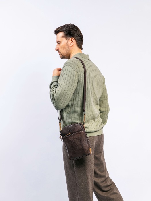 m402946-244-09_80 сумка через плечо повседневного стиля с лицевой стороны