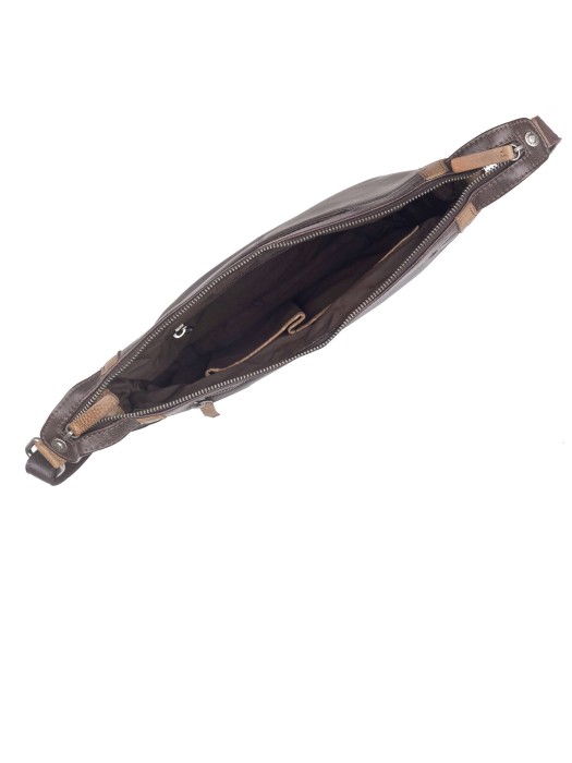 Товар коричневого цвета с внутренней стороны