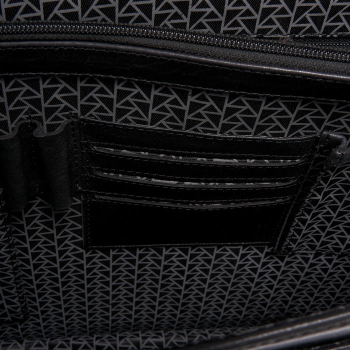 p402104-245-04 портфель от бренда dr.koffer вид слева