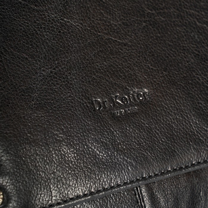 p402111-245-04 портфель от бренда dr.koffer вид слева
