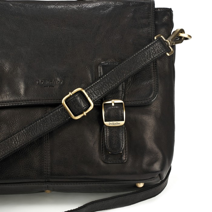 Товар черного цвета с внутренней стороны