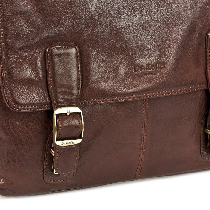 Товар коричневого цвета с внутренней стороны