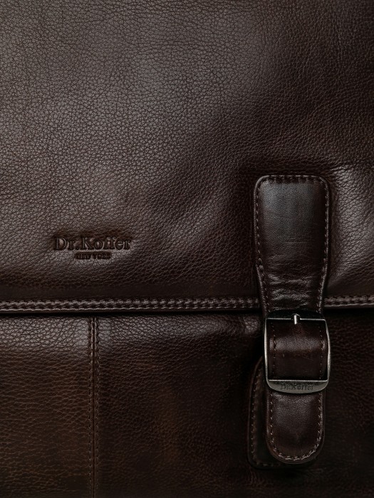 Товар коричневого цвета с внутренней стороны