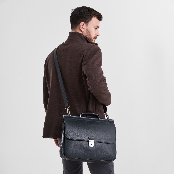 p402295-02-04 портфель от бренда dr.koffer вид слева