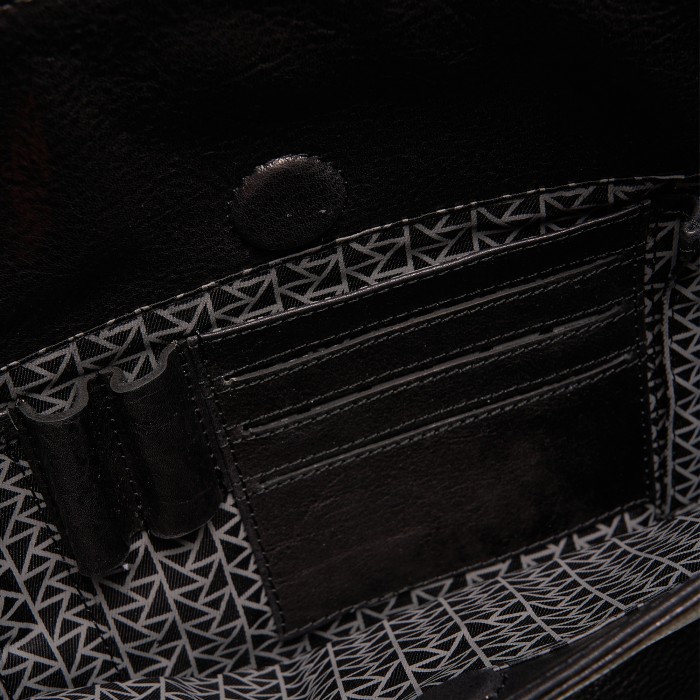 p402295-245-04 портфель для взрослого возраста с изнаночной стороны