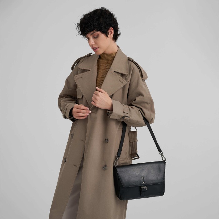 w402846-111-04 сумка женская для взрослого возраста с изнаночной стороны