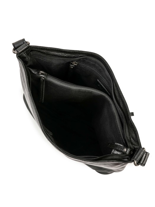 Товар черного цвета с внутренней стороны