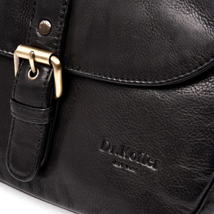 Товар черного цвета с внутренней стороны