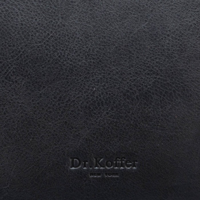 Товар черного цвета с внутренней стороны