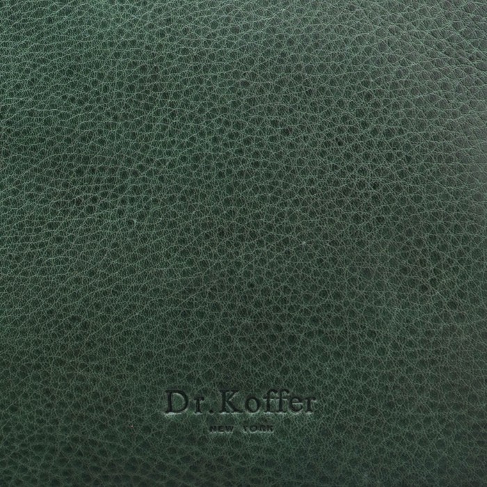 Товар зеленого цвета с внутренней стороны