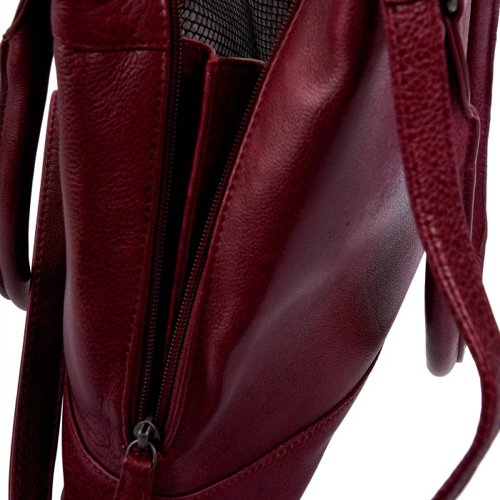 Товар бордового цвета с внутренней стороны