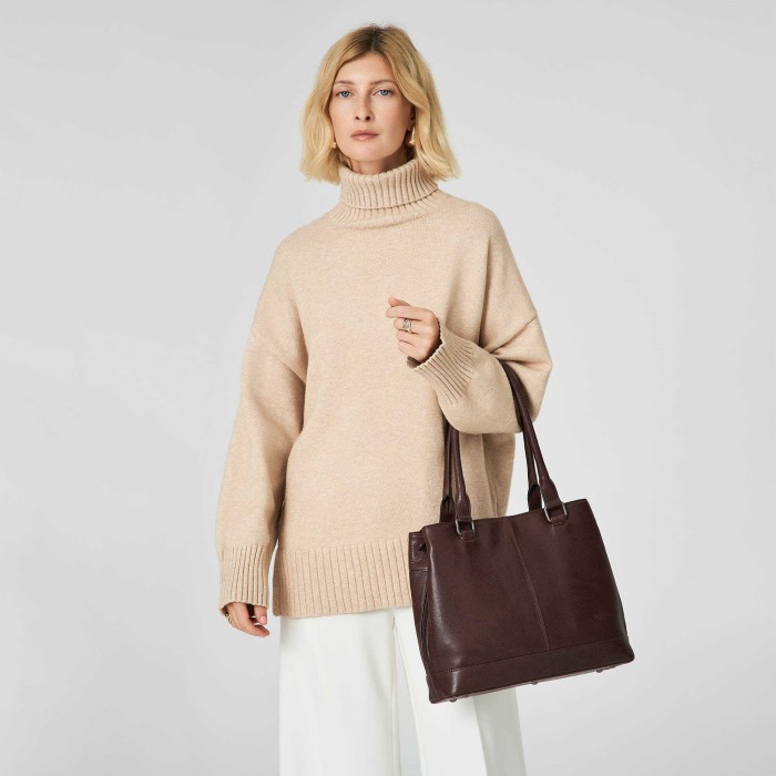 w620127-112-09 женская сумка для взрослого возраста с изнаночной стороны