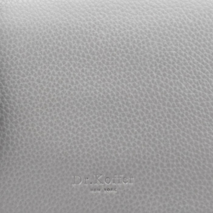 Товар серого цвета с внутренней стороны