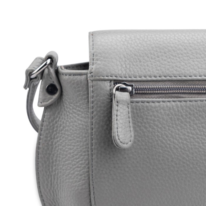 Товар серого цвета с внутренней стороны