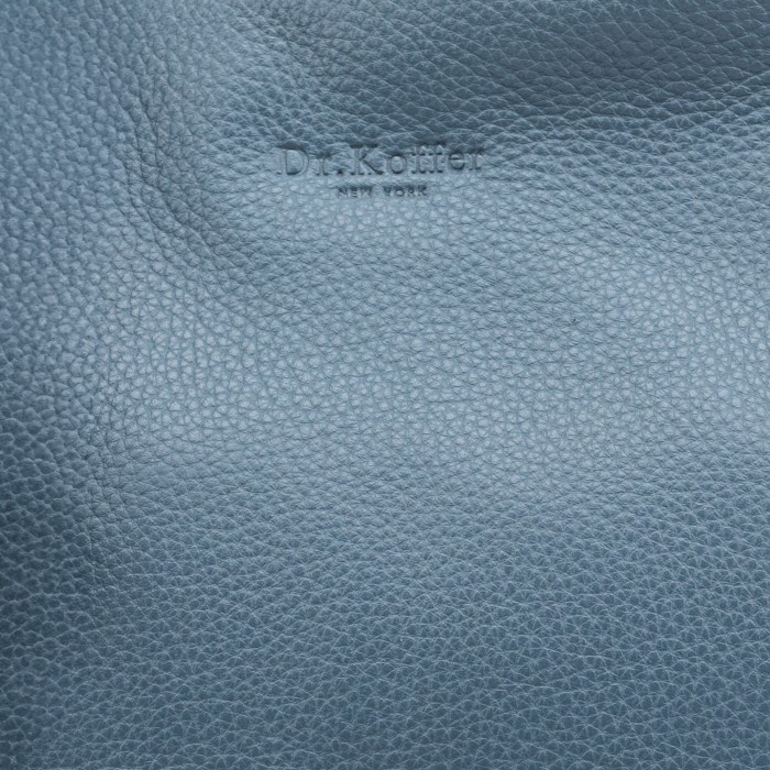 Товар голубого цвета с внутренней стороны