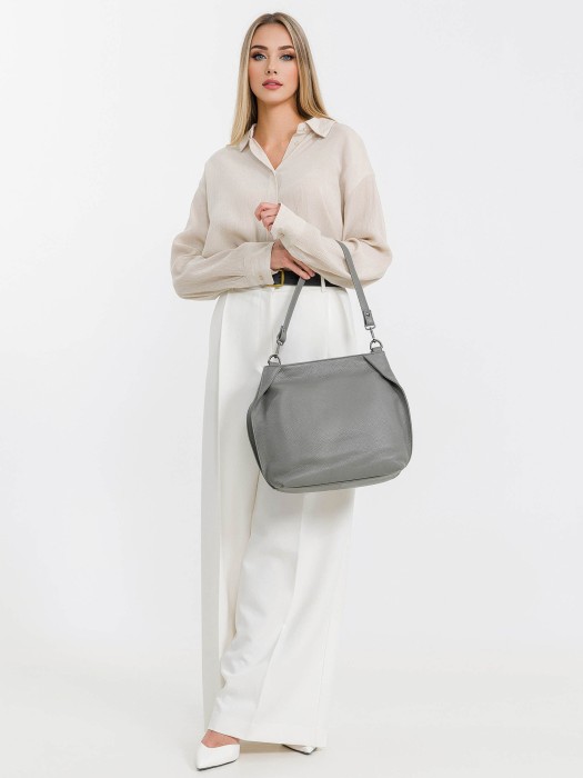 Товар серого цвета с внутренней стороны