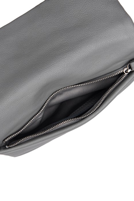 Товар серого цвета с внутренней стороны