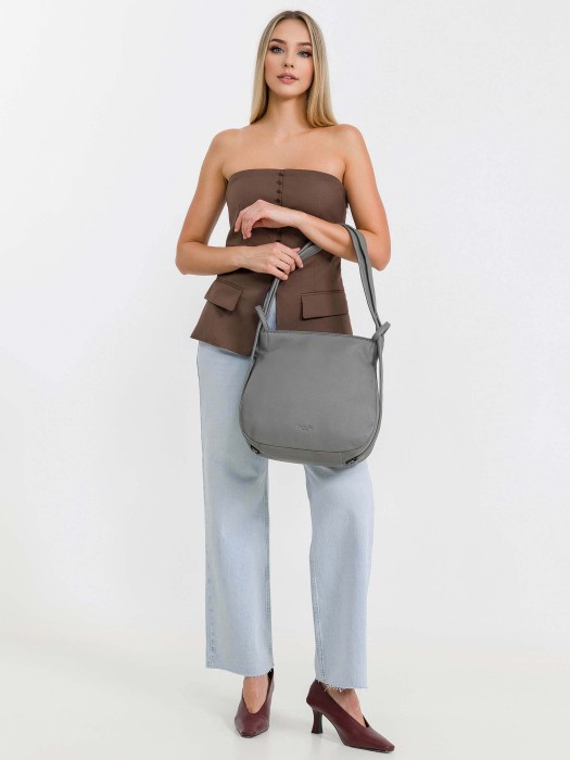 Товар серого цвета с внутренней стороны