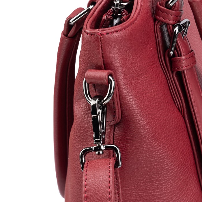 Товар бордового цвета с внутренней стороны