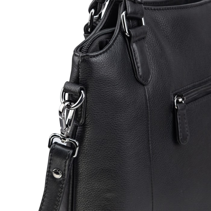 Товар черного цвета с внутренней стороны