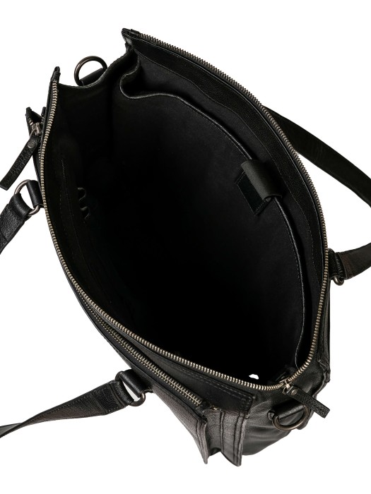 Товар черного цвета с внутренней стороны