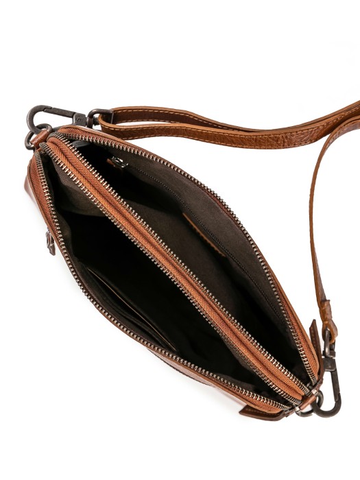 Товар коричневого цвета с внутренней стороны