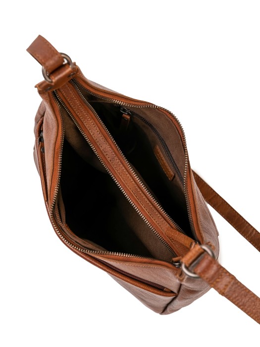 Товар коричневого цвета с внутренней стороны