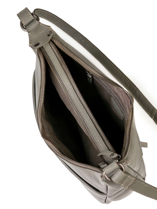 Товар серого цвета с внутренней стороны