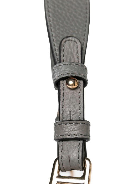 Товар серого цвета с внутренней стороны