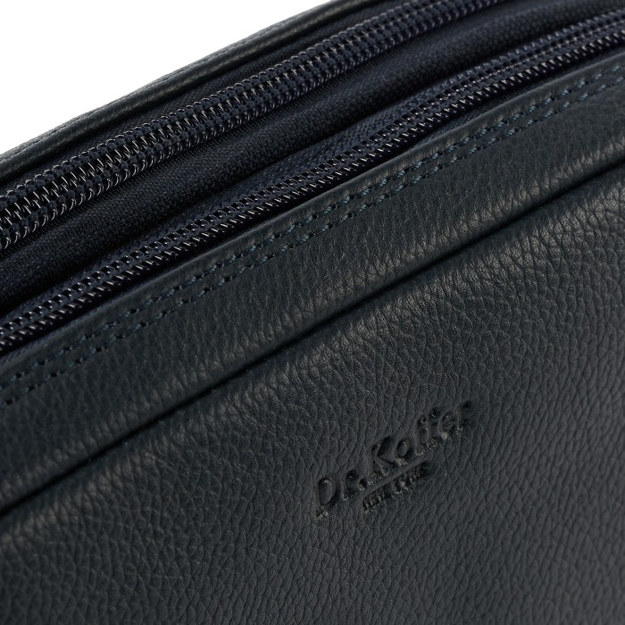 Товар синего цвета с внутренней стороны