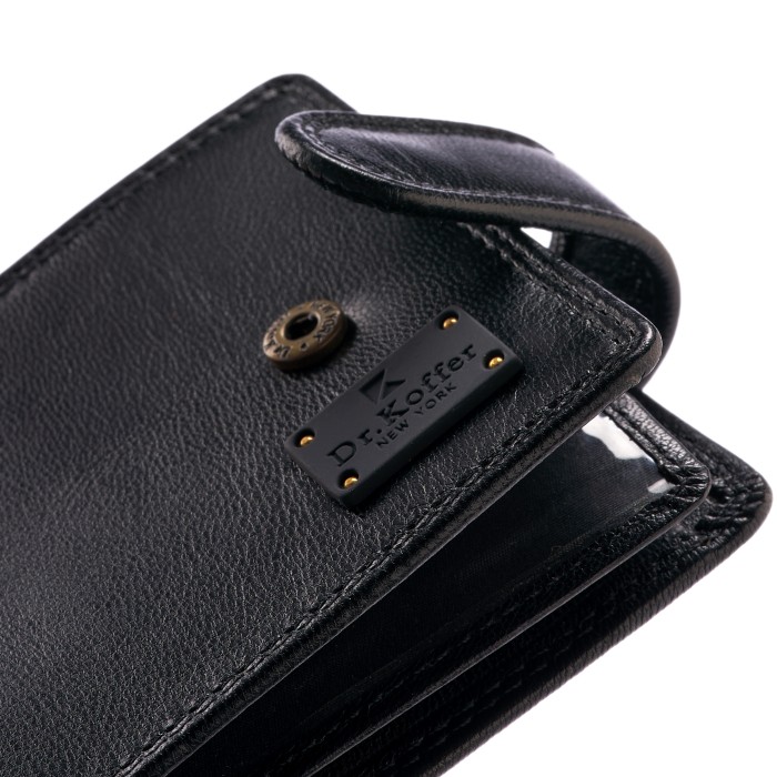 Товар черного цвета с внутренней стороны