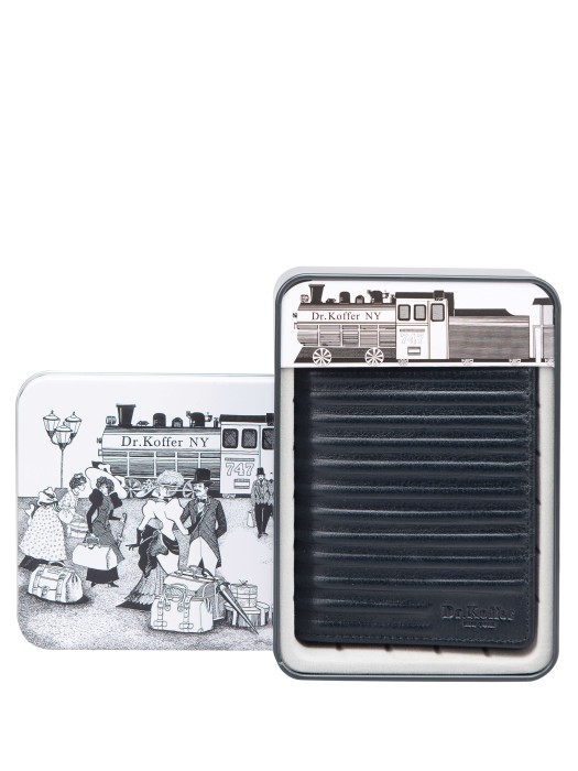 Товар синего цвета с внутренней стороны