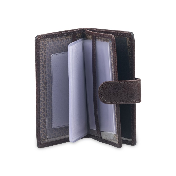 Товар коричневого цвета с внутренней стороны