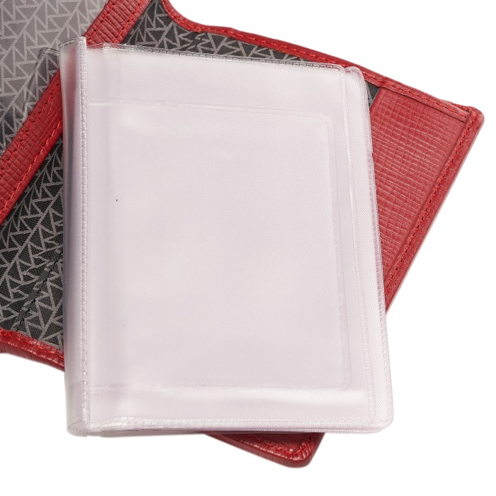 Товар красного цвета с внутренней стороны