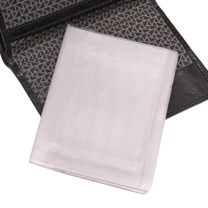 Товар черного цвета с внутренней стороны