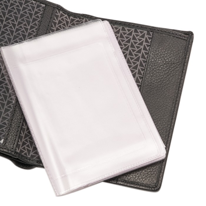 Товар черного цвета с внутренней стороны