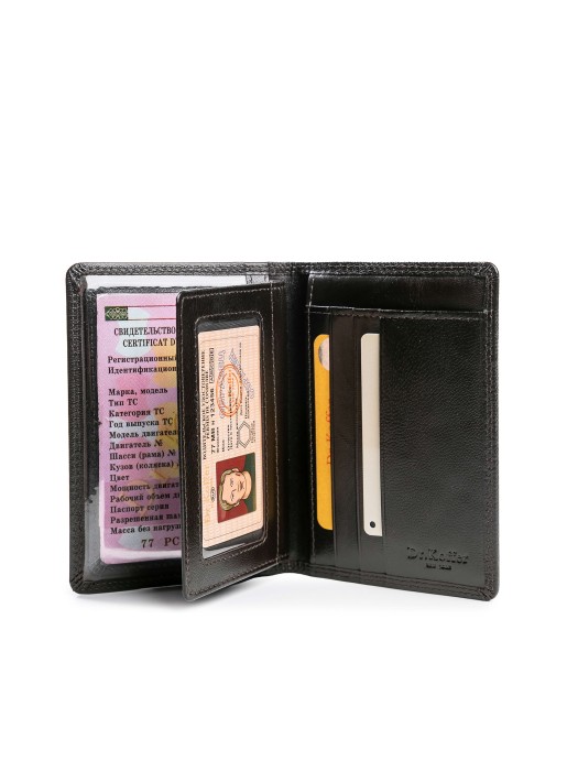 Товар коричневого цвета с внутренней стороны