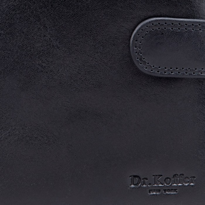 Товар черного цвета с внутренней стороны