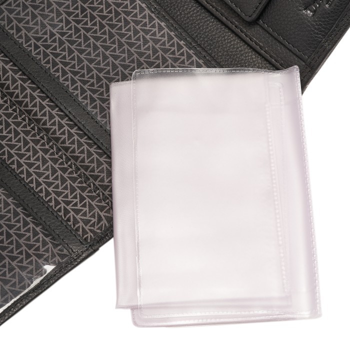 Товар черного цвета с внутренней стороны