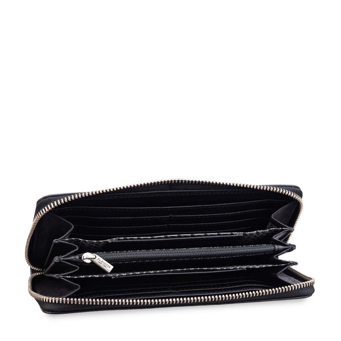 Товар черного цвета с внутренней стороны