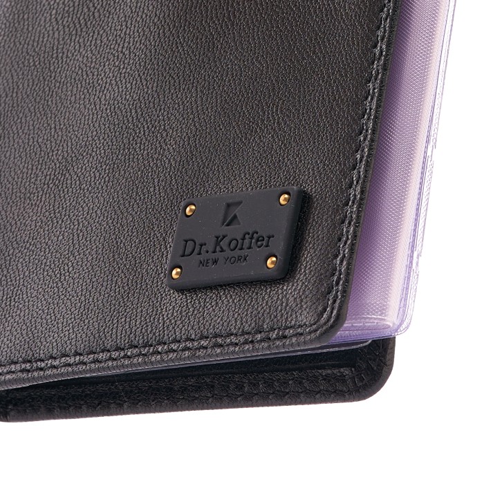 Товар черного цвета с внутренней стороны